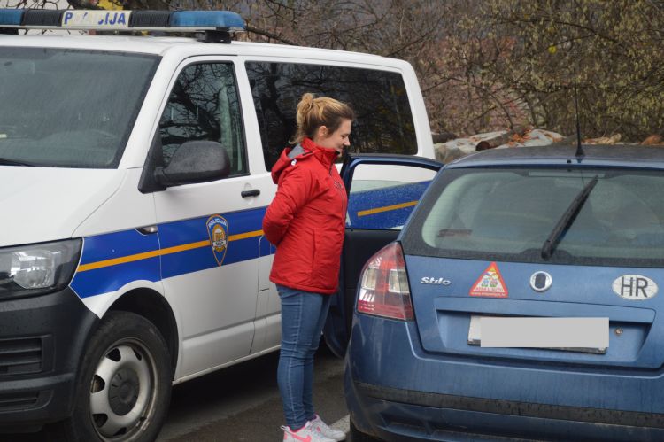 Slika /PU_KA/PU_info/2019/Akcija_autosjedalica/2.jpg