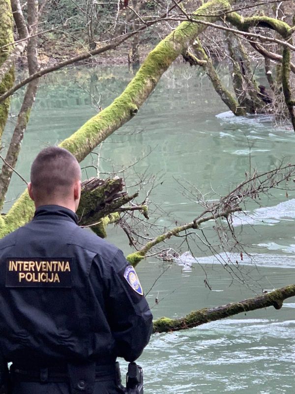 Slika /PU_KA/PU_info/2019/Spasavanje_migranata/2.jpg