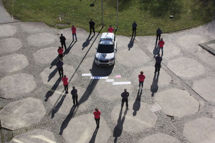 Slika /PU_KA/PU_info/2021/Obiljezavamo_Dan_ruzicastih_majica/2.jpg