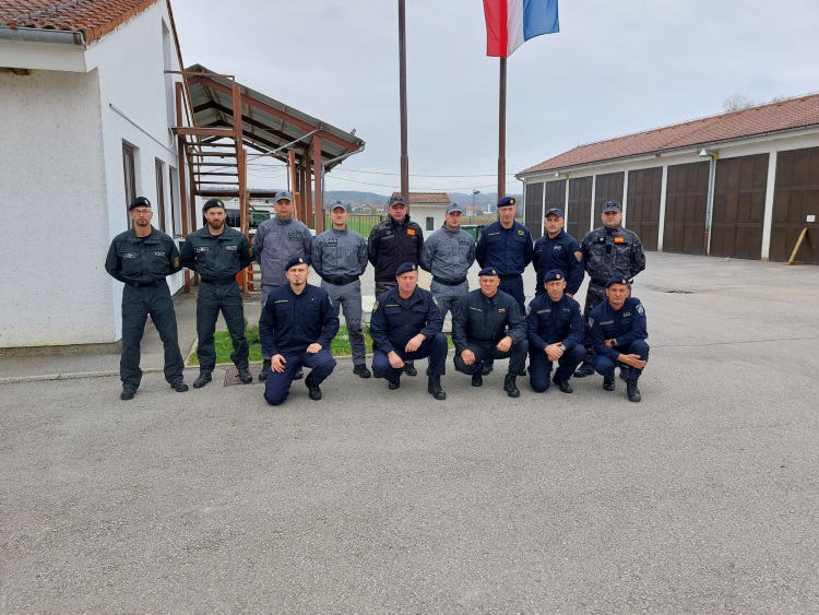 Slika /PU_KA/PU_info/2021/Tečaj_Tonfa_IJP/naslovnica.jpg
