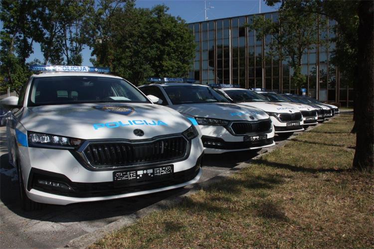 Slika /PU_KA/PU_info/2022/Nova_policijska_vozila_2022/2.jpg