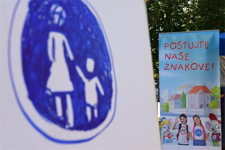 Slika /PU_KA/PU_info/2022/Poštujte_naše_znakove/Q_DSC_8946.jpg