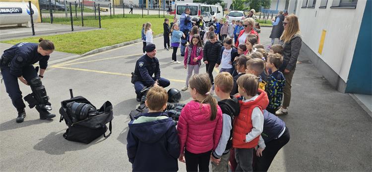 Slika /PU_KA/PU_info/2025/Posjet_vrticima_svibanj_2025/1.jpg