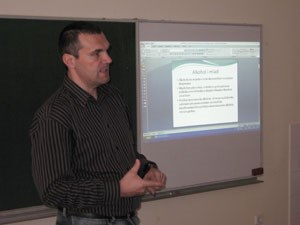 Slika PU_KA/PU_info/2011/Zastitimo_mlade_od_alkohola_Dubovac_i_Dragojla/Predavanje.jpg