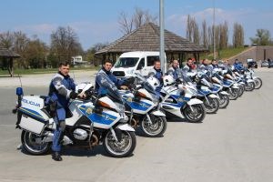 Slika PU_KA/PU_info/2017/Odrzana_trening_voznja_policijskih_motociklista/naslovnica.jpg