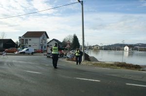 Slika PU_KA/PU_info/2018/Aktivnosti_policije_tijekom_poplava/naslovnica.jpg