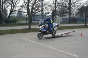 Slika PU_KA/PU_info/2018/Prilagodba_trening_voznja_motociklista/naslovnica.jpg